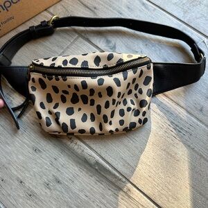 NWOT- Universal Thread Tan and Black Leopard Print Belt Bag